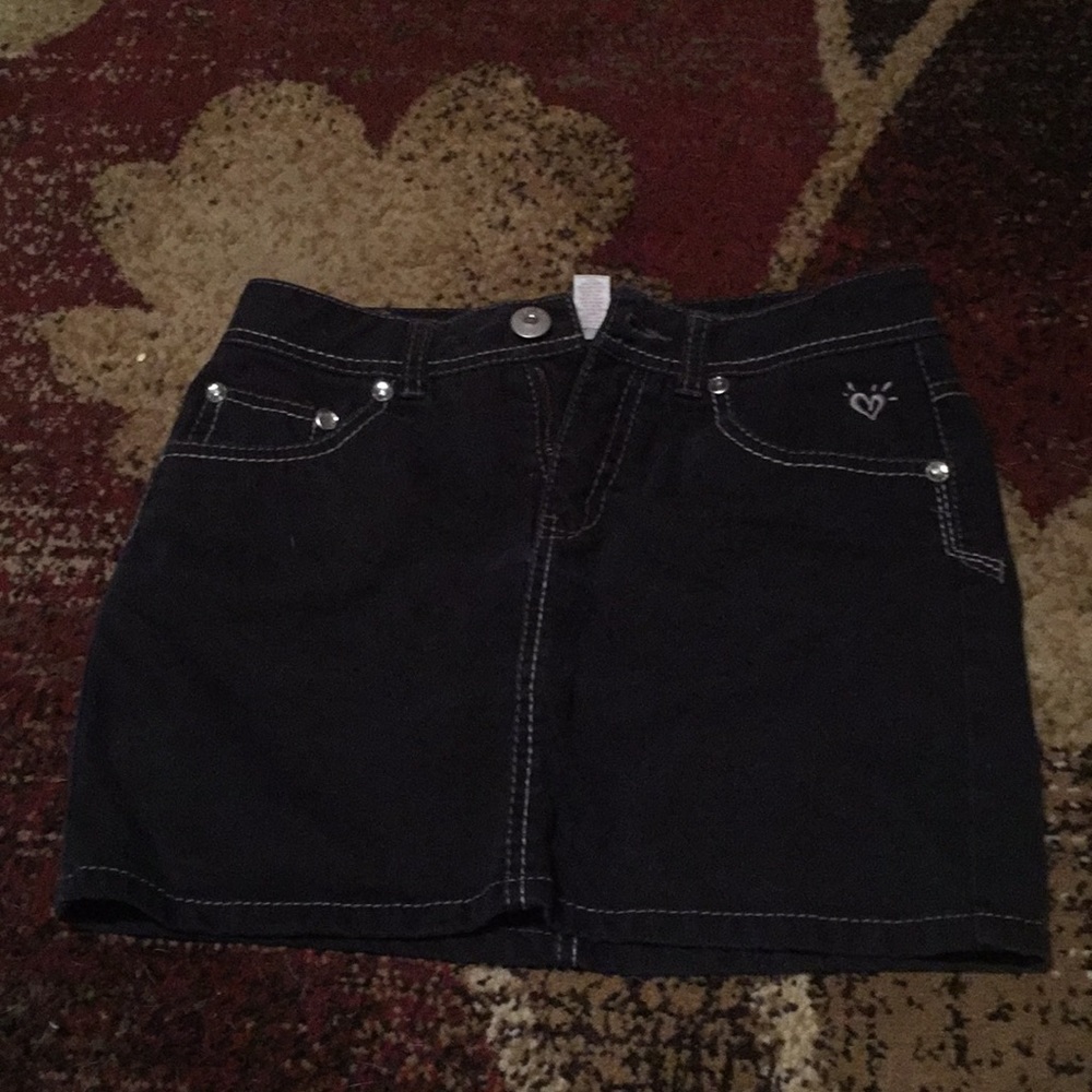 Size 14 R justice black skirt. Bag # 23